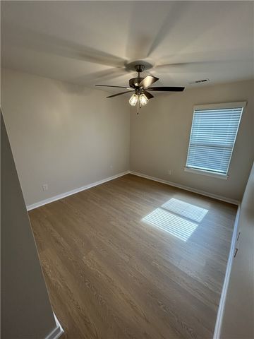 510 S Wagon Wheel Avenue, Fayetteville, AR 72704