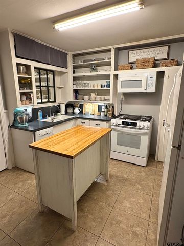 201 Mallory, Lindale, TX 75771