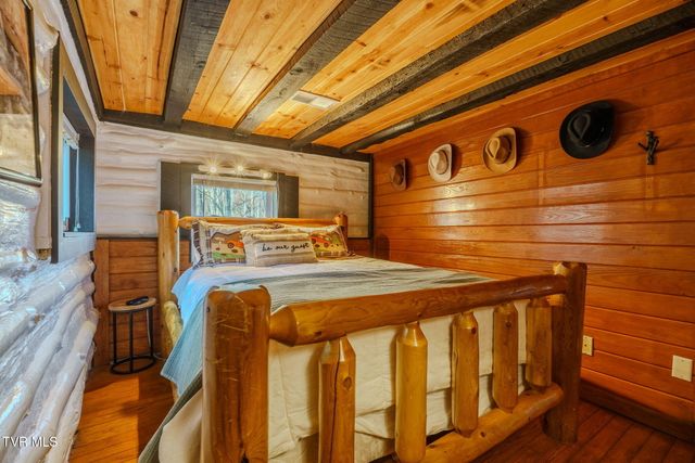 1878 Little Cove Road, Sevierville, TN 37862