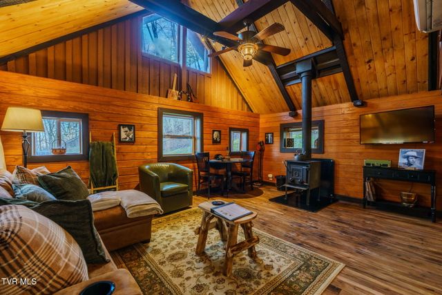 1878 Little Cove Road, Sevierville, TN 37862