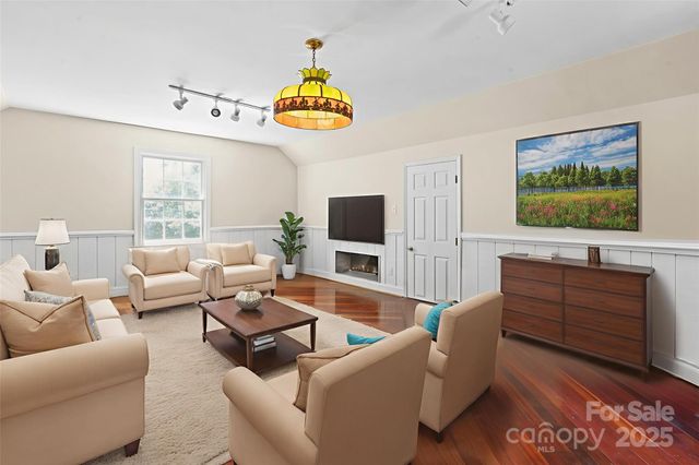 127 N Main Street, Belmont, NC 28012
