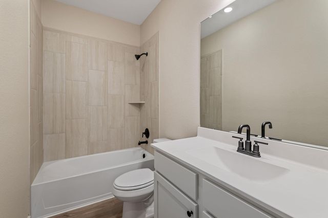 1023 Whispering Winds, Beasley, TX 77417