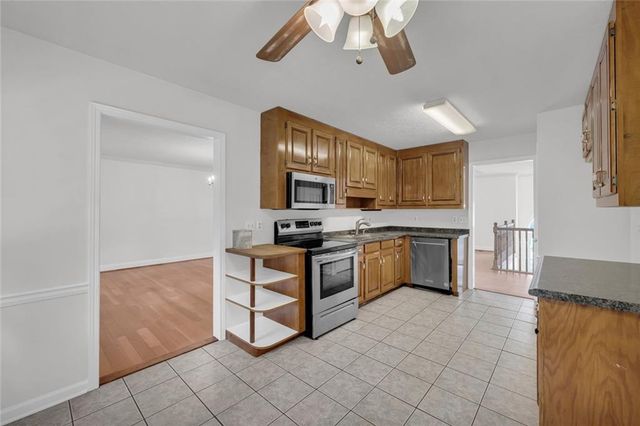 1170 Robert Pointe Way SE, Lawrenceville, GA 30045