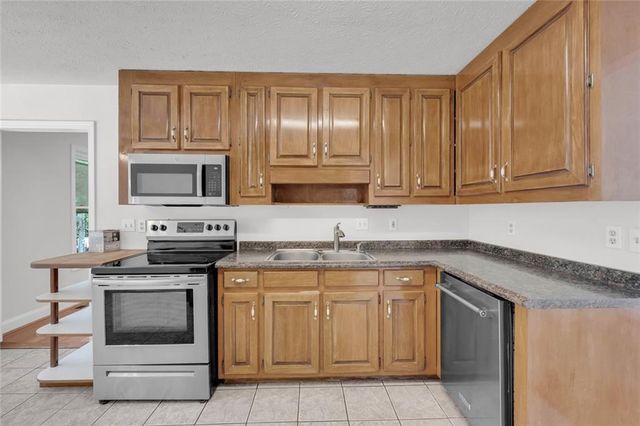 1170 Robert Pointe Way SE, Lawrenceville, GA 30045