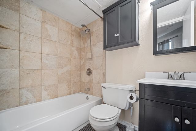 2314 Bamboo Drive I304, Arlington, TX 76006