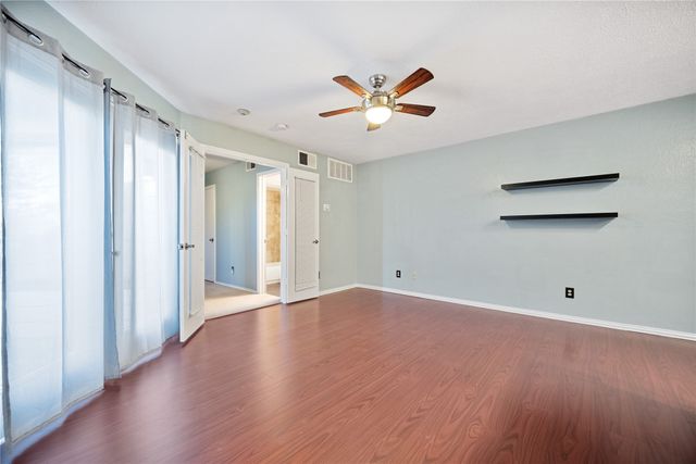 2314 Bamboo Drive I304, Arlington, TX 76006