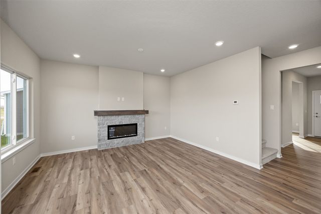 555 NW Compass Avenue, Waukee, IA 50263