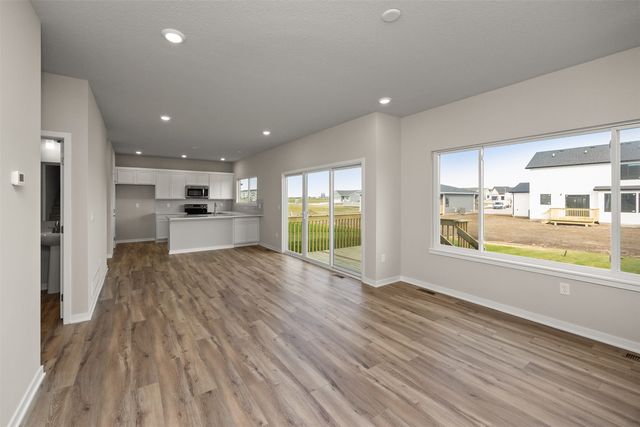 555 NW Compass Avenue, Waukee, IA 50263