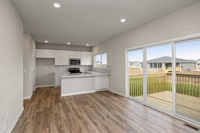 555 NW Compass Avenue, Waukee, IA 50263