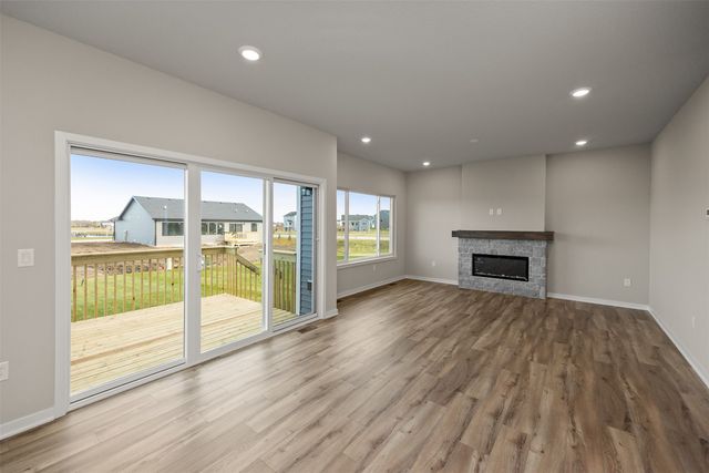 555 NW Compass Avenue, Waukee, IA 50263