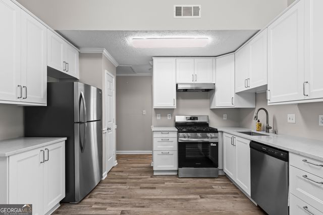 3044 Wildflower Lane, Snellville, GA 30039