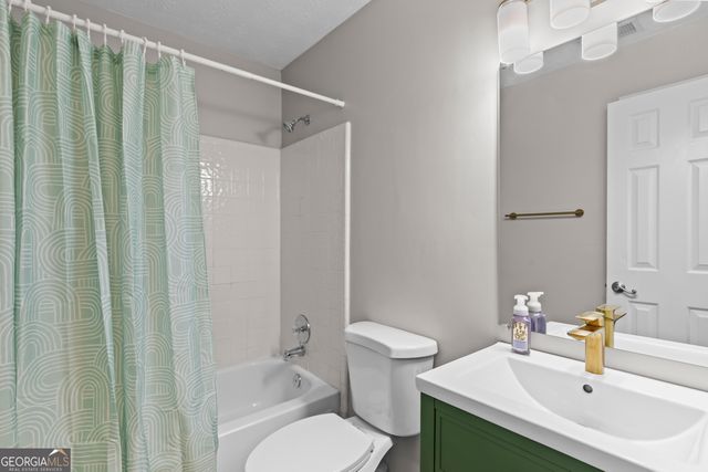 3044 Wildflower Lane, Snellville, GA 30039