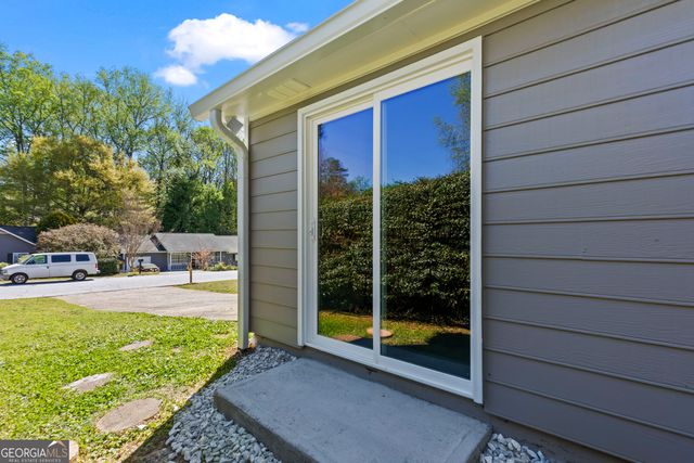 3044 Wildflower Lane, Snellville, GA 30039