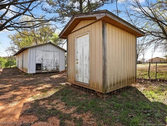 602 Martindale Lane, Pocola, OK 74902