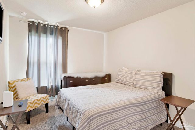 6001 Royal Port Ct, Pensacola, FL 32526