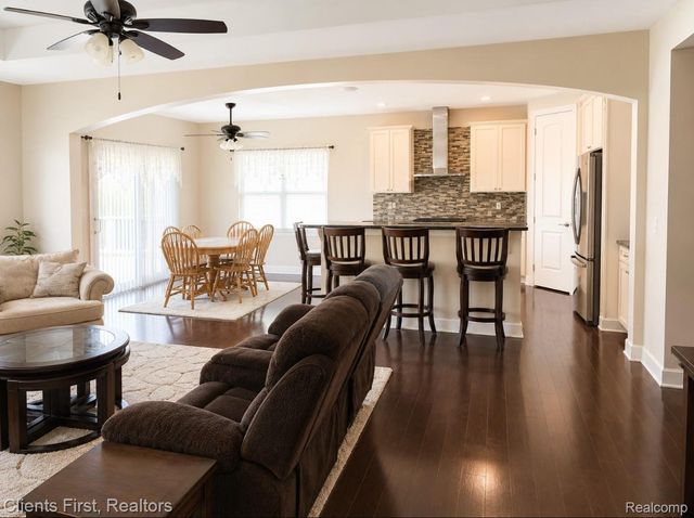 318 Province Lane, Canton Charter Township, MI 48188