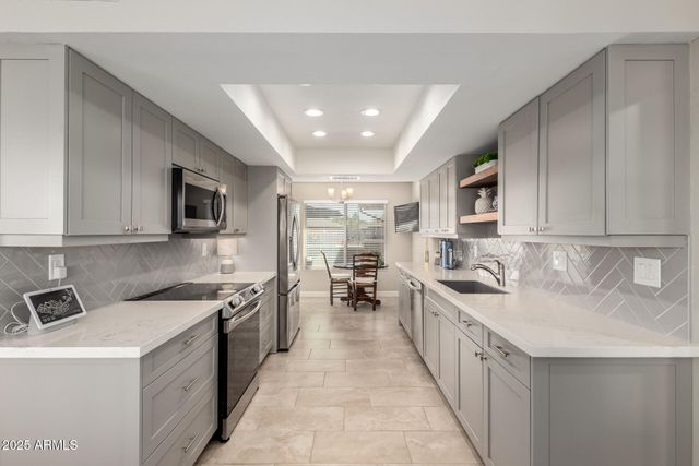 9608 W SHIPROCK Drive, Sun City, AZ 85351