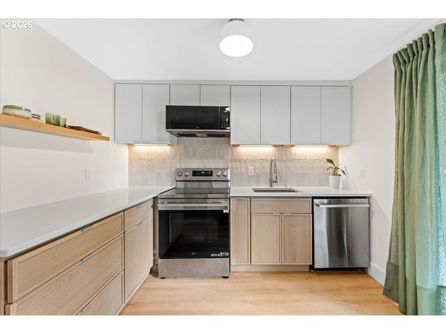 4904 Sw FRANKLIN Ave 2, Beaverton, OR 97005