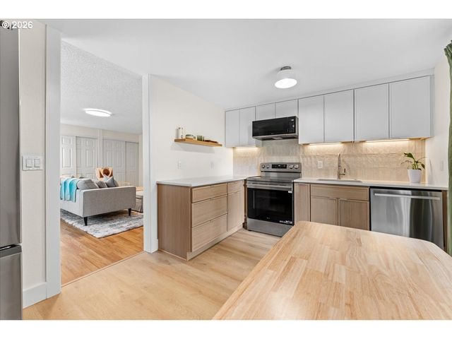 4904 Sw FRANKLIN Ave 2, Beaverton, OR 97005