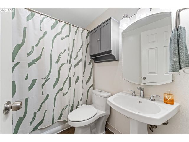 4904 Sw FRANKLIN Ave 2, Beaverton, OR 97005