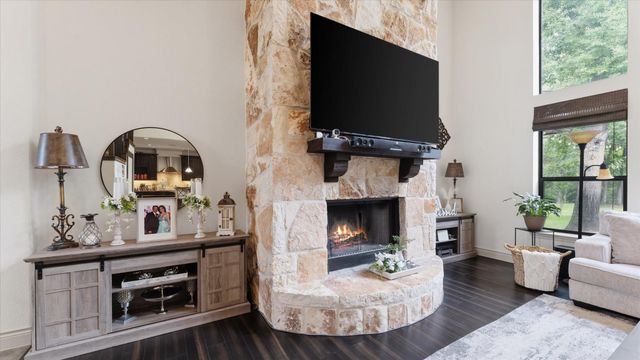 1270 Autumnwood Drive, Magnolia, TX 77354