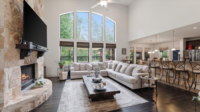 1270 Autumnwood Drive, Magnolia, TX 77354