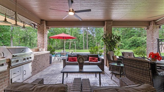 1270 Autumnwood Drive, Magnolia, TX 77354