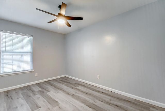 5122 W Bellfort Avenue, Houston, TX 77035