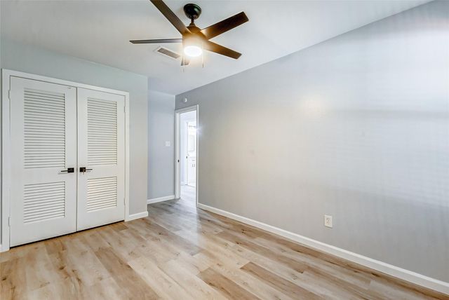 5122 W Bellfort Avenue, Houston, TX 77035