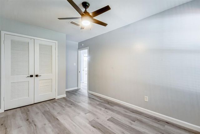 5122 W Bellfort Avenue, Houston, TX 77035