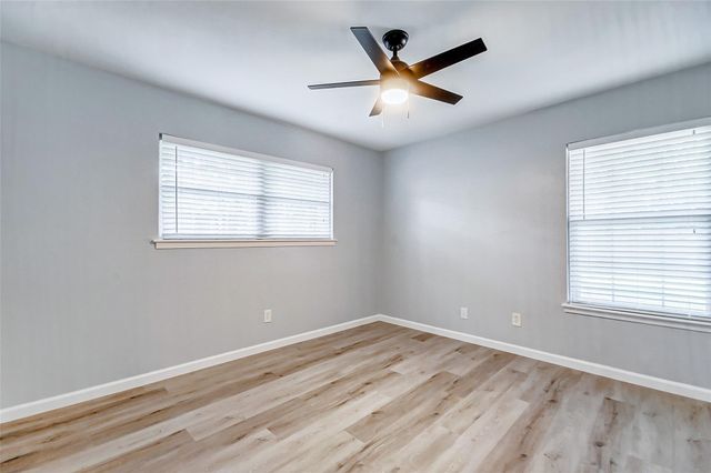 5122 W Bellfort Avenue, Houston, TX 77035