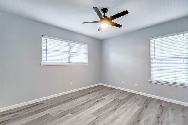 5122 W Bellfort Avenue, Houston, TX 77035