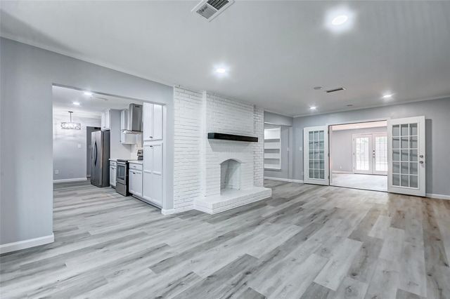 5122 W Bellfort Avenue, Houston, TX 77035