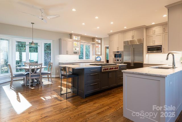 106 Woodglen Court, Flat Rock, NC 28731