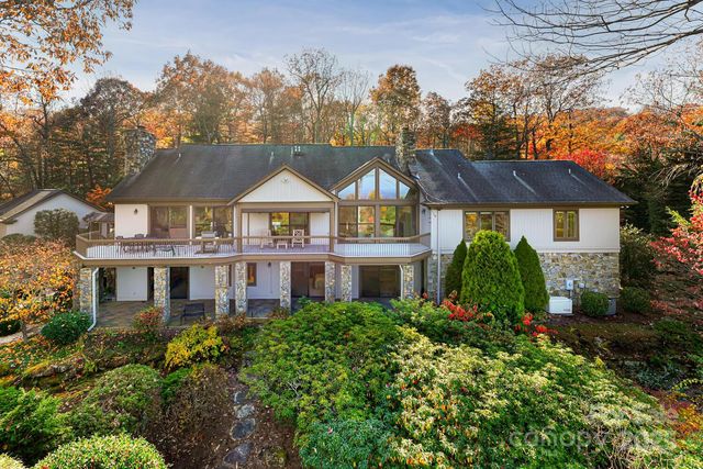 106 Woodglen Court, Flat Rock, NC 28731