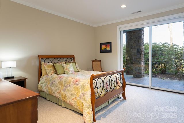 106 Woodglen Court, Flat Rock, NC 28731