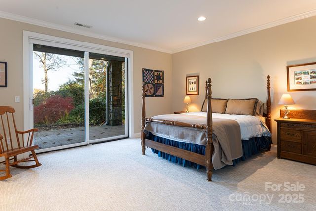 106 Woodglen Court, Flat Rock, NC 28731