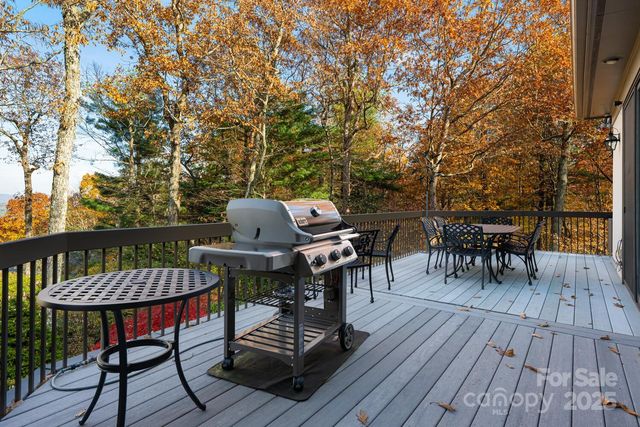 106 Woodglen Court, Flat Rock, NC 28731