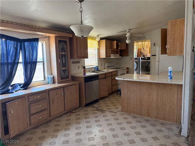 551 Cynthia Street, Pahrump, NV 89048