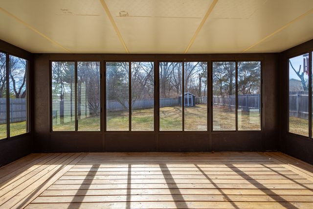 976 Prescott Drive, Rockford, IL 61108