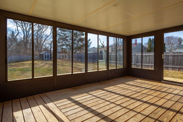 976 Prescott Drive, Rockford, IL 61108