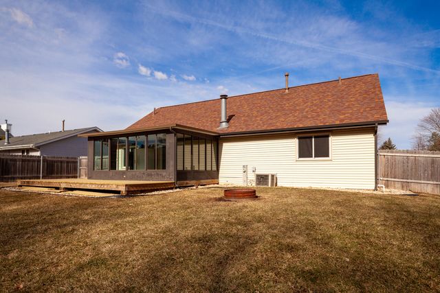 976 Prescott Drive, Rockford, IL 61108