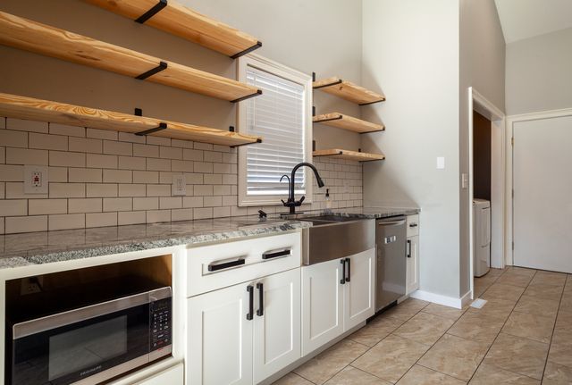 976 Prescott Drive, Rockford, IL 61108