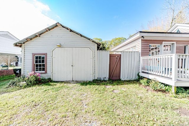 509 Carthage Street, Cameron, NC 28326