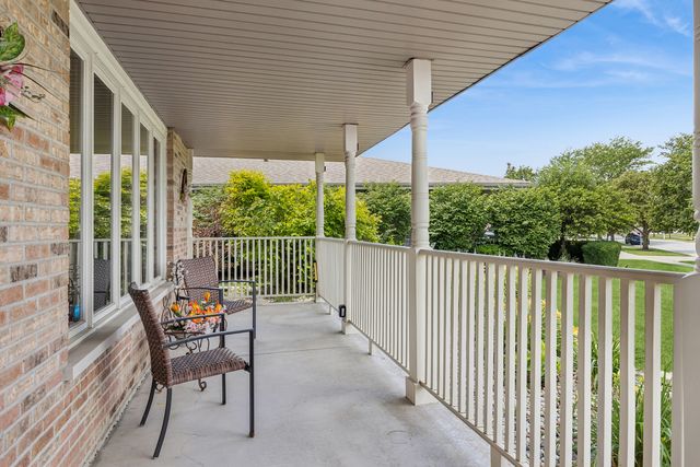 8007 Alexandria Drive, Tinley Park, IL 60477