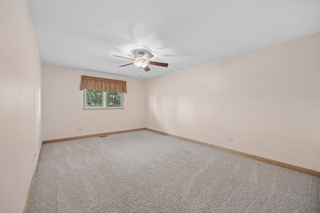 8007 Alexandria Drive, Tinley Park, IL 60477
