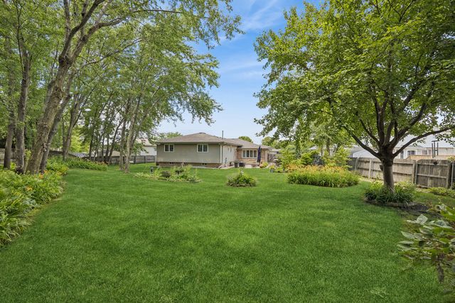 8007 Alexandria Drive, Tinley Park, IL 60477