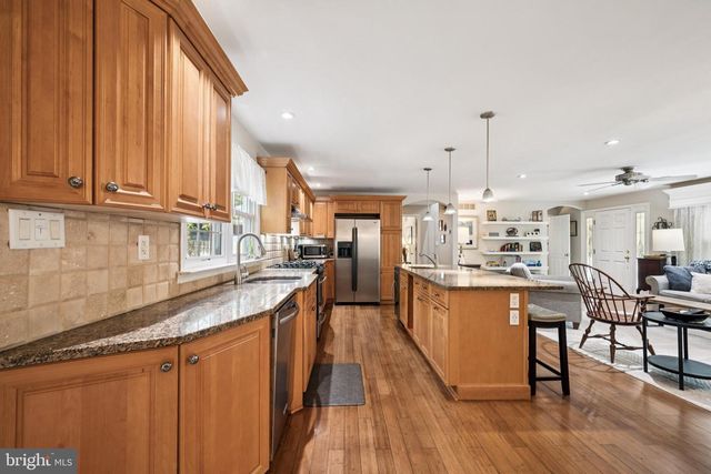 42 LENAPE TRL, Medford Lakes, NJ 08055