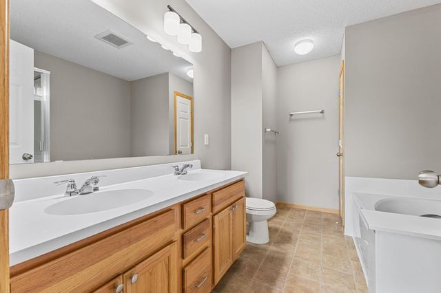 11941 Emery Village Drive N 2101, Champlin, MN 55316