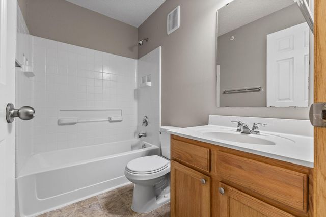 11941 Emery Village Drive N 2101, Champlin, MN 55316